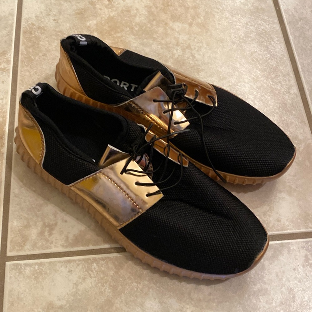 Black and rose gold slip on tennis shoes, sport brand new never worn